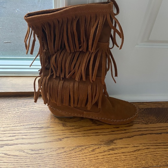 Lauren Conrad Suede fringe boots size 6 - Picture 3 of 3